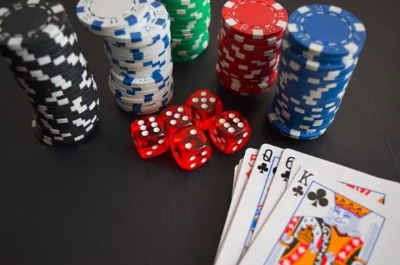 Play Online Casinos